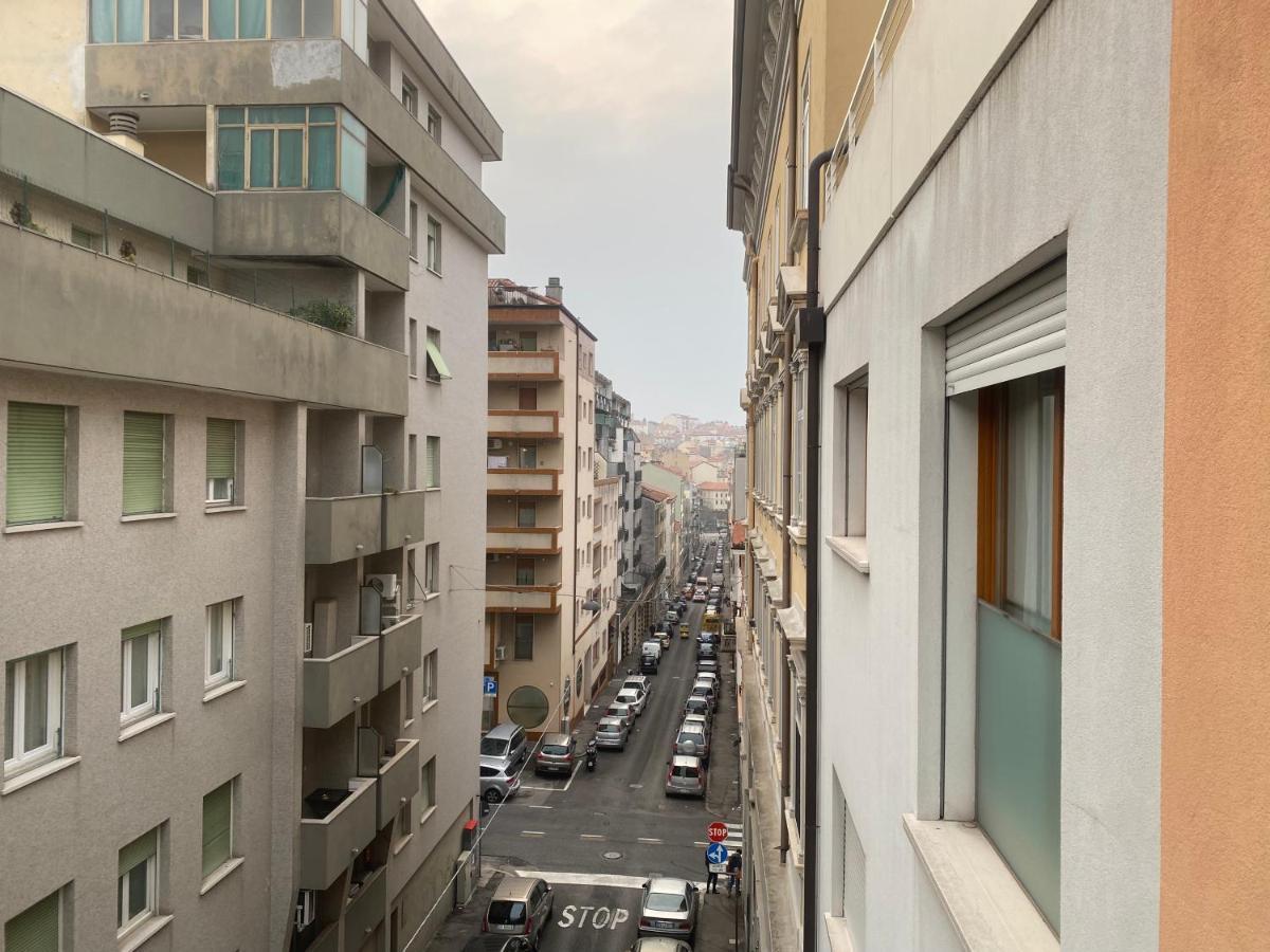 La Casa Di Giacomo Con Parcheggio 的里雅斯特 外观 照片